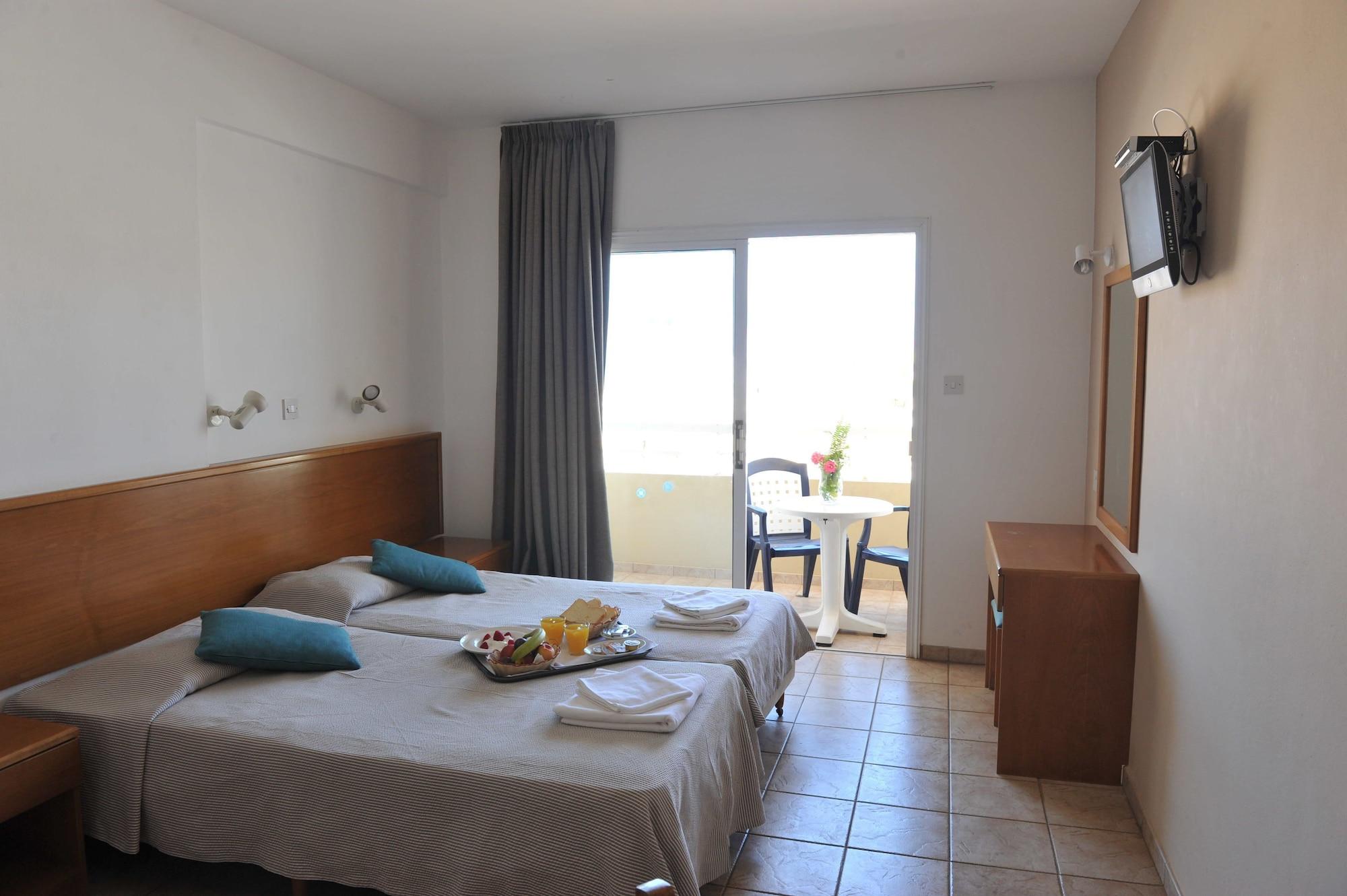 Captain Karas Holidays 3* Protaras