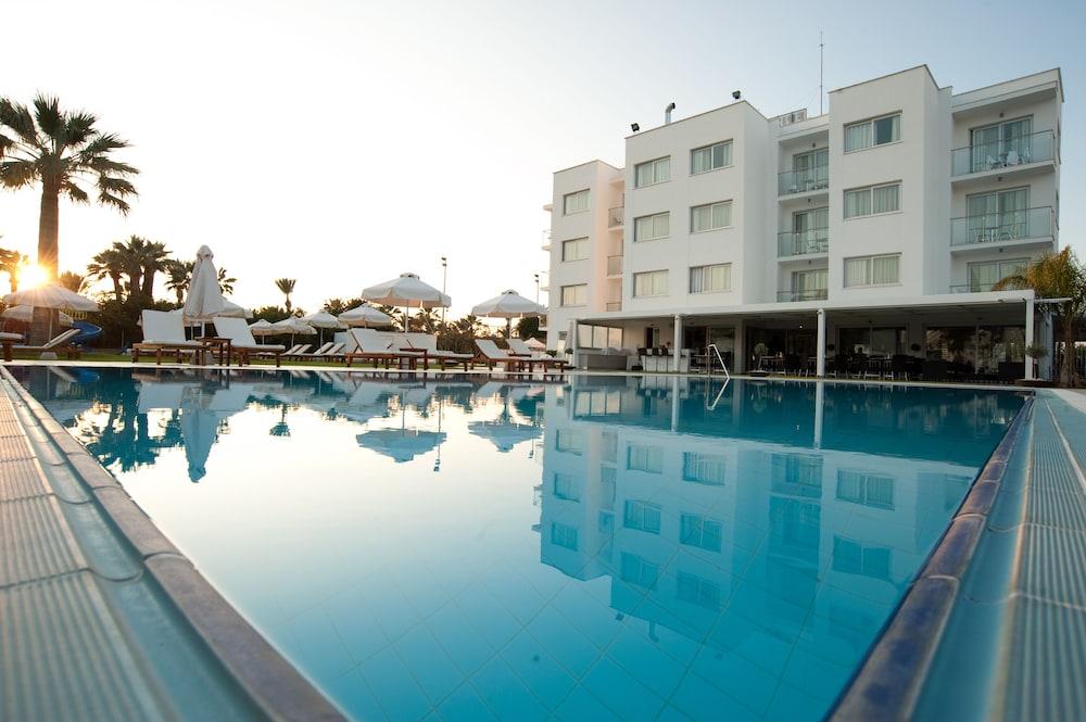 Frixos 3* Larnaca