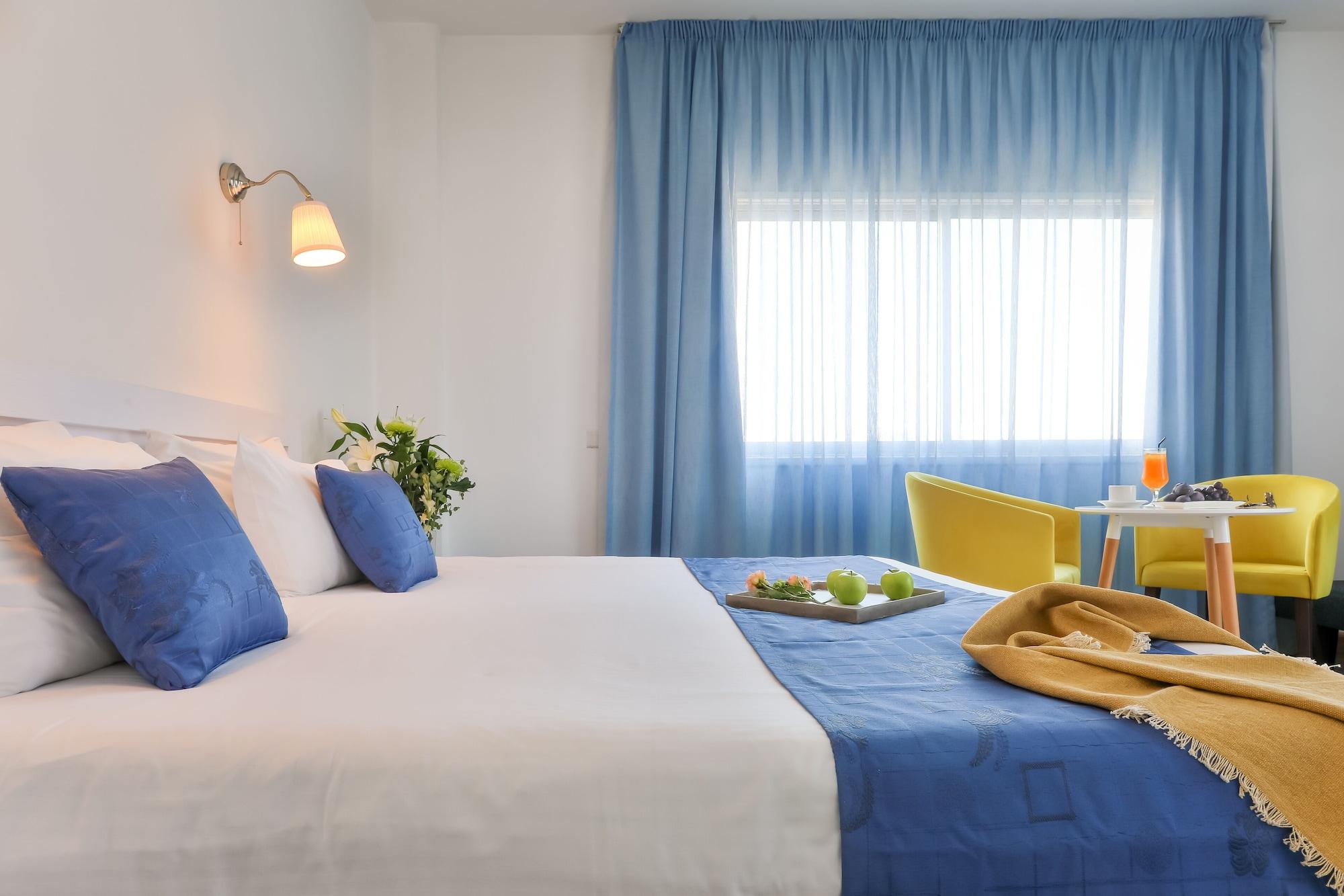 Mikes Kanarium Hotel Larnaca
