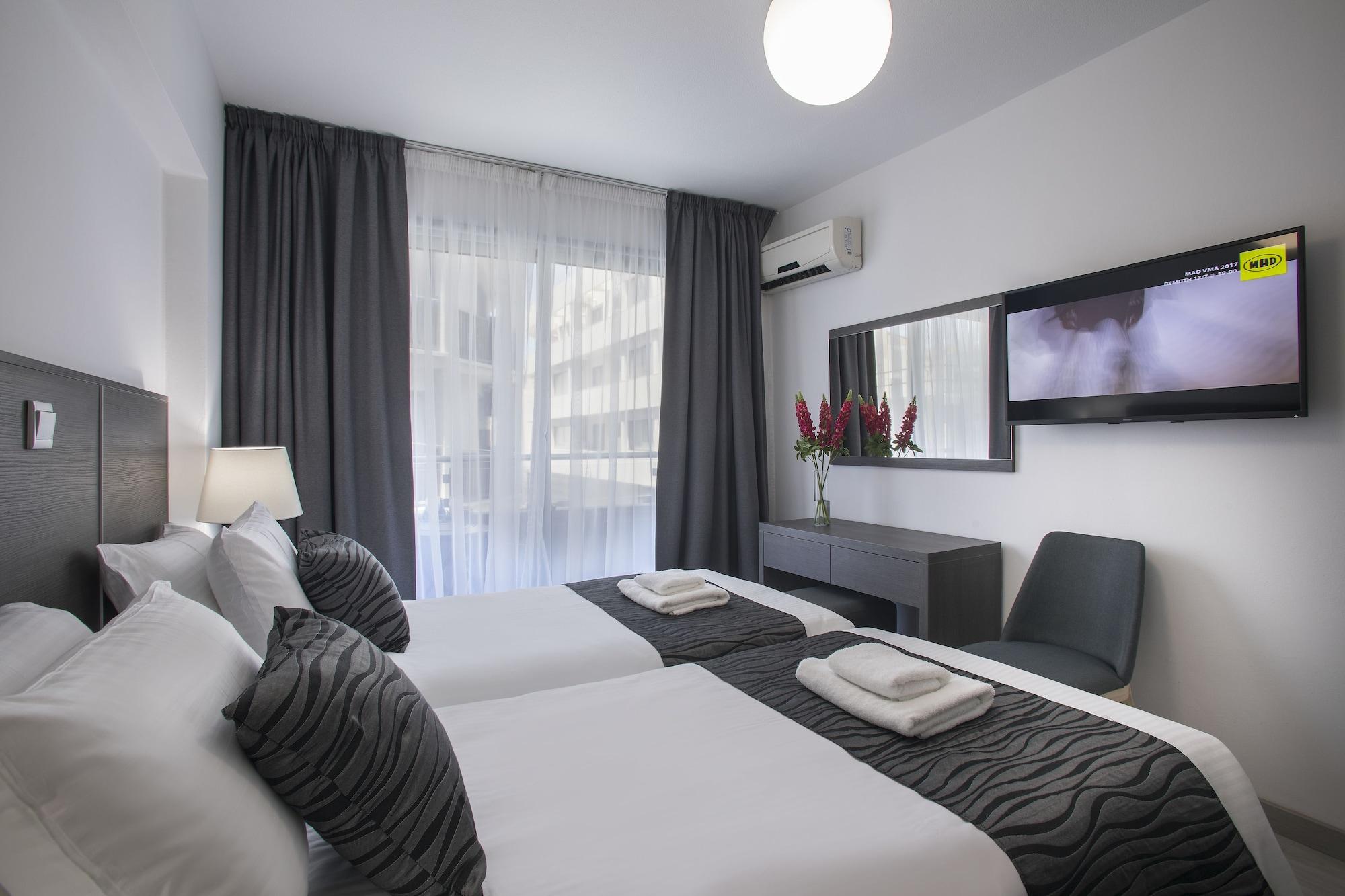 Aparthotel Blazer Larnaca
