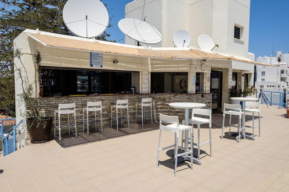 Atrium Zenon 3*
