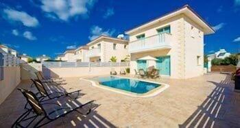 Amadora Luxury Villas * Pernera