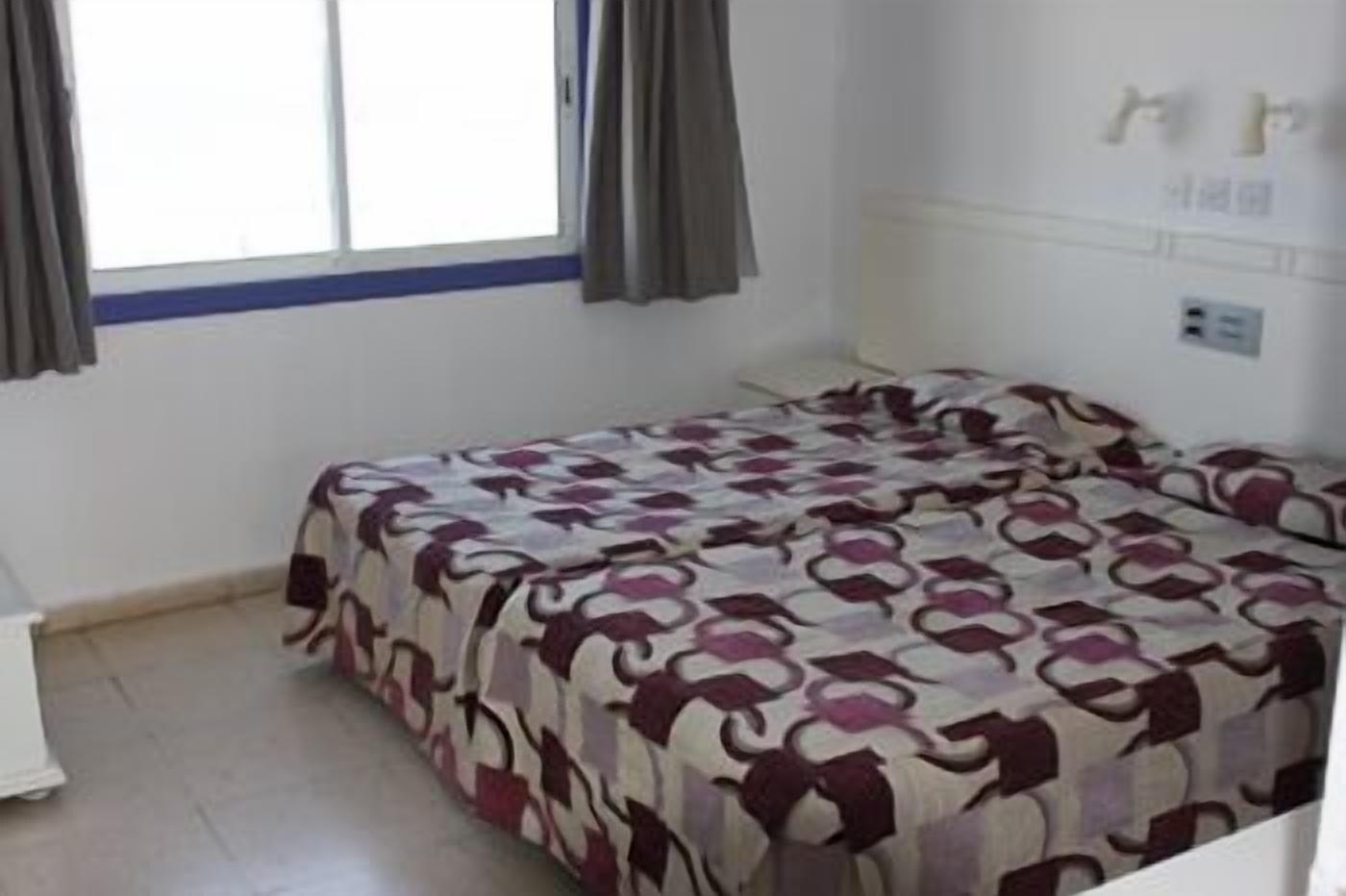 Aparthotel Astreas 3*
