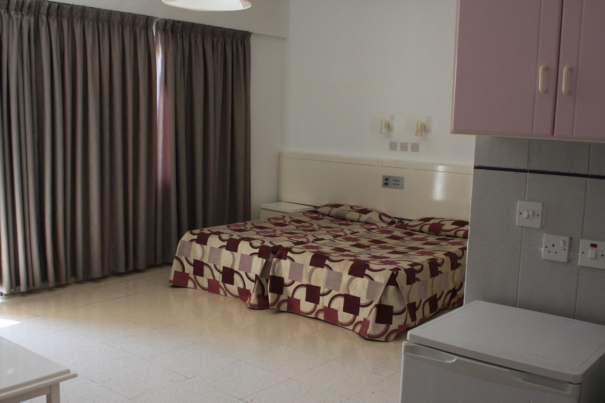 Astreas Aparthotel 3*