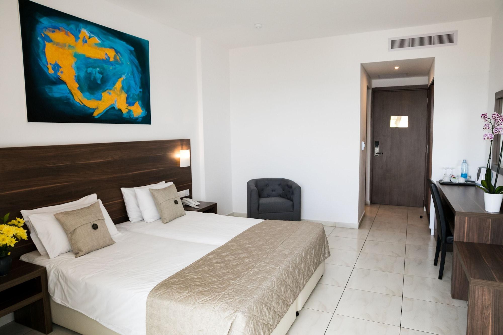 Theo Sunset Bay Hotel 4*