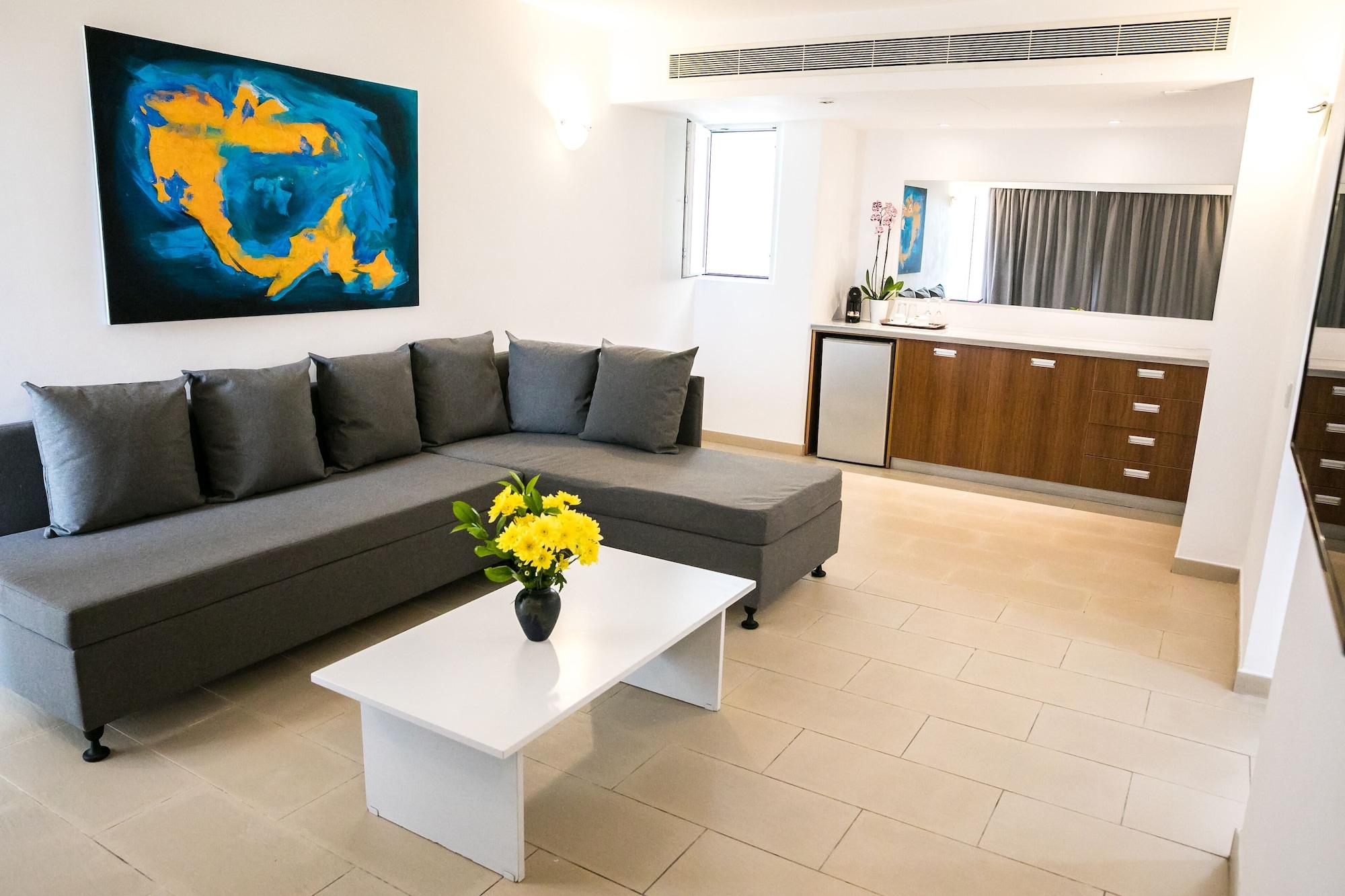 Theo Sunset Bay 4*