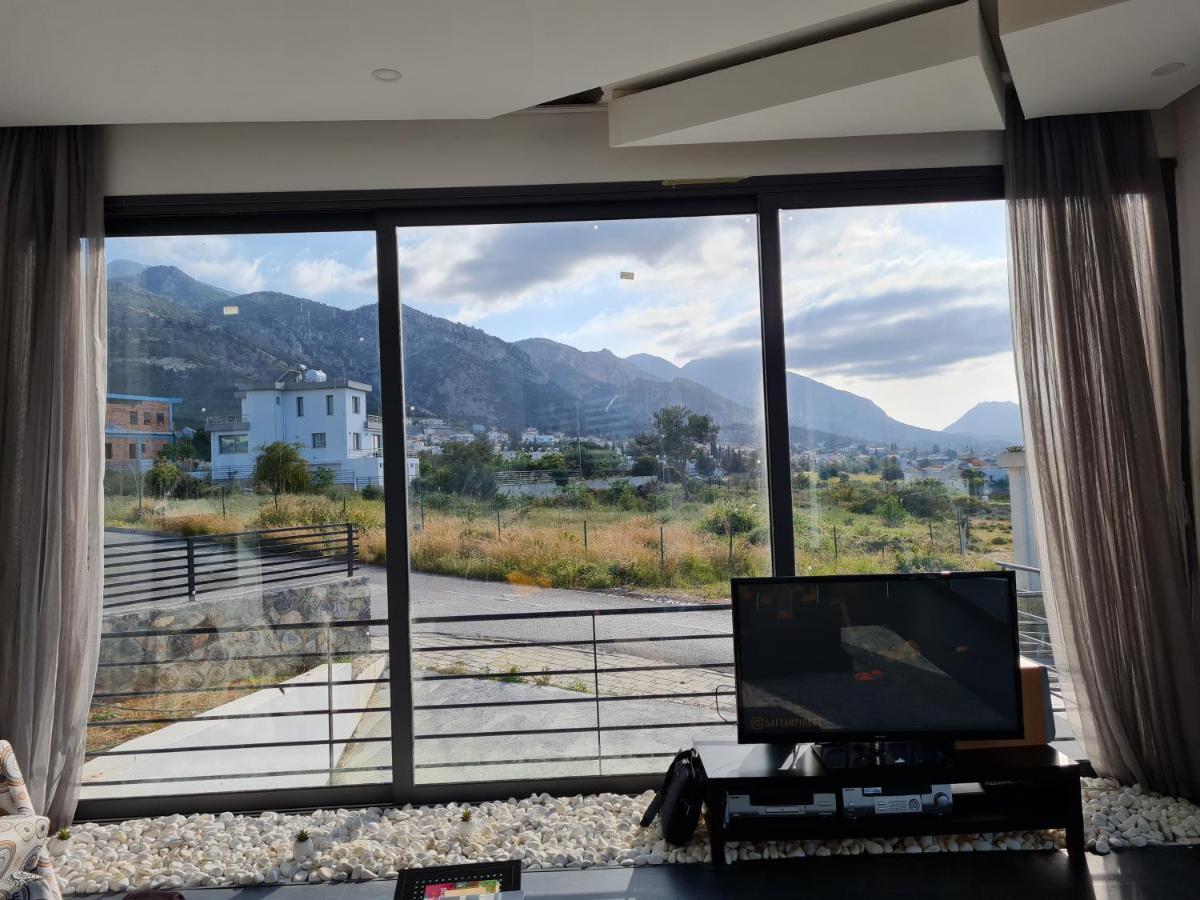 Superior Between The Mountain And The Sea 4+1 * Agios Epiktitos