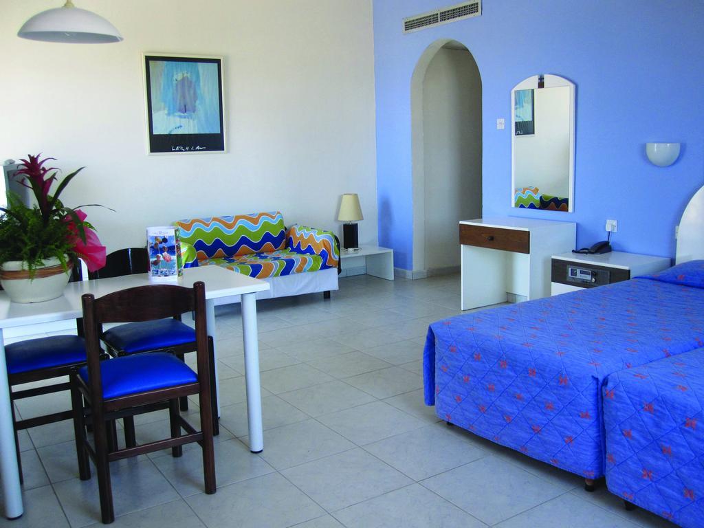 Aparthotel Crown Elamaris Protaras