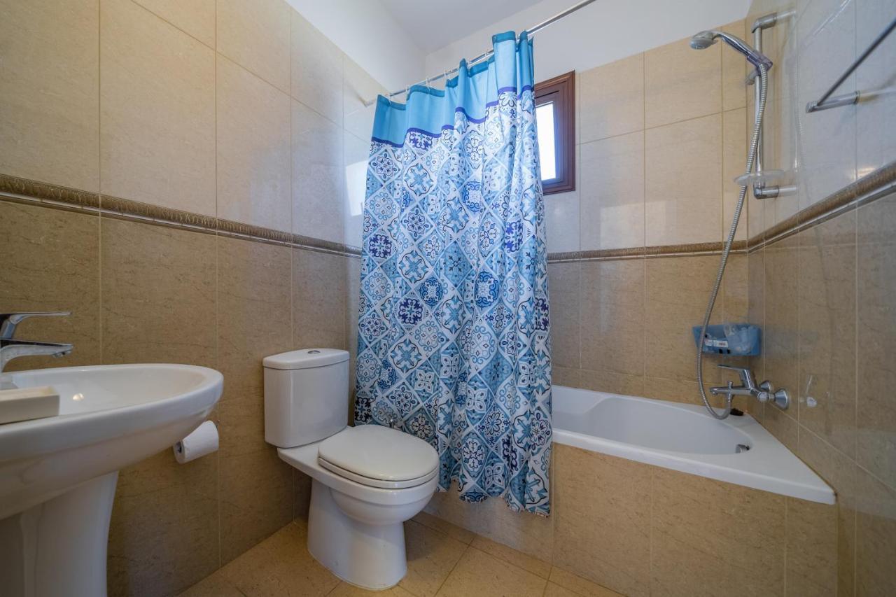 Carina For 6 Persons * Paralimni