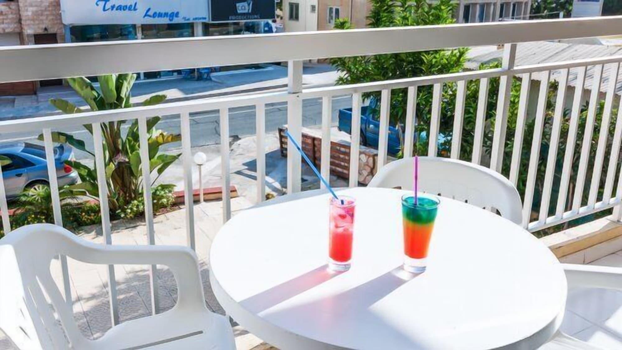 A Maos Aparthotel