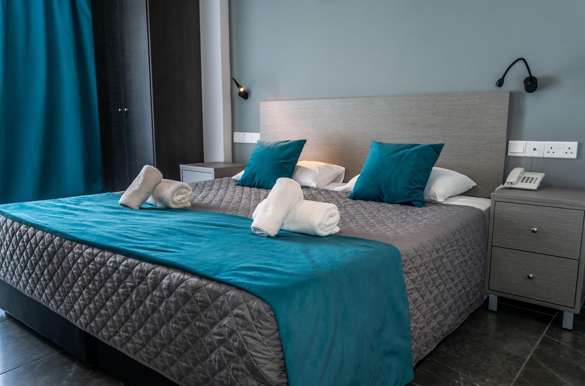A Maos Aparthotel