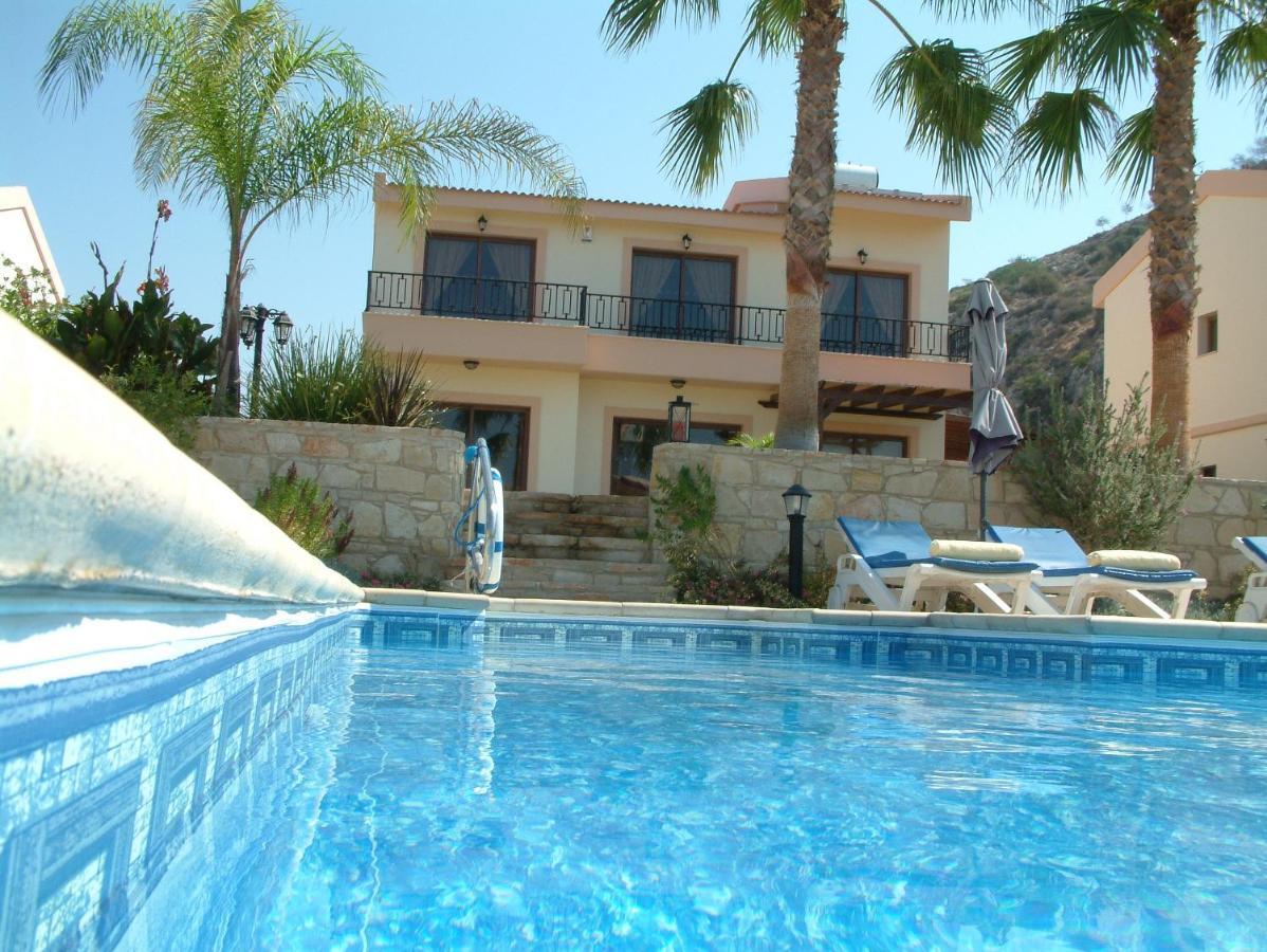 Bay * Pissouri