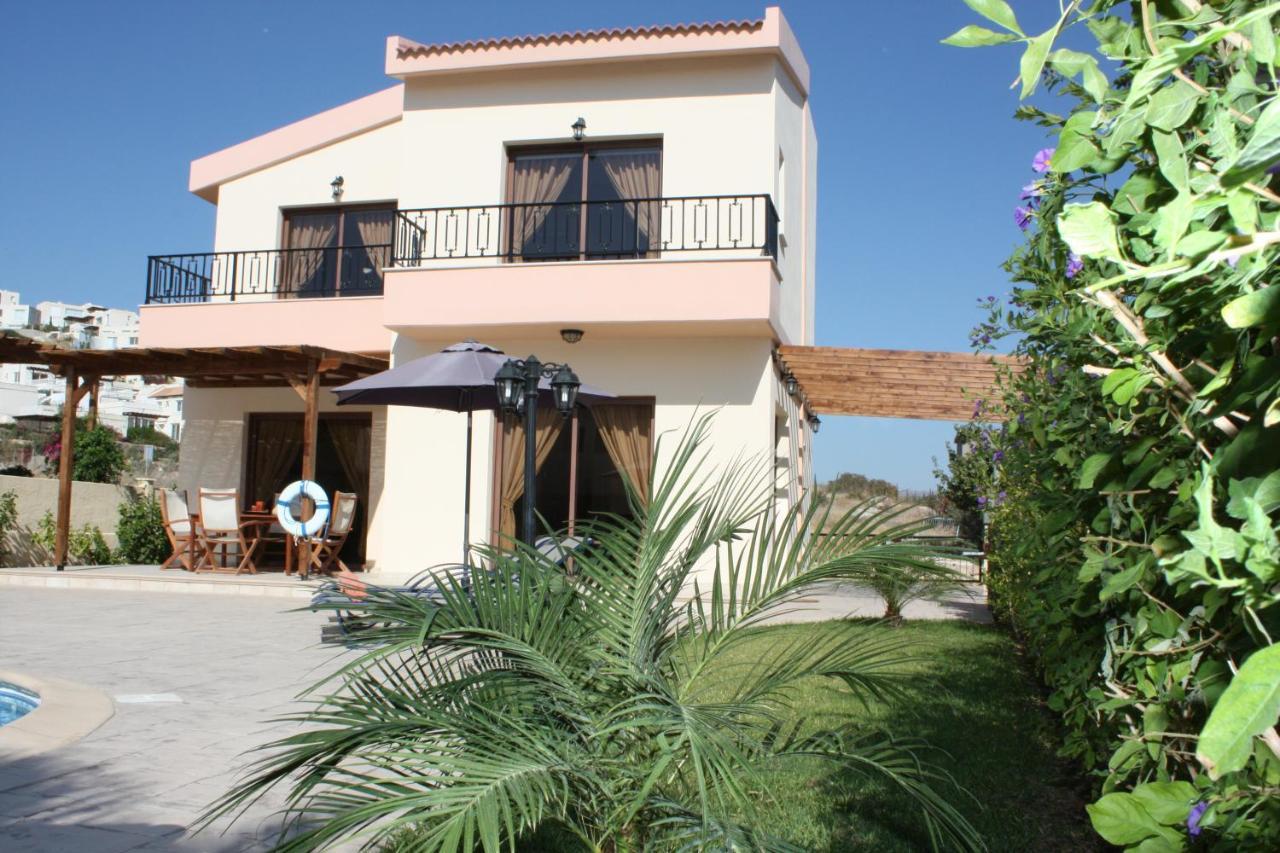 Bay * Pissouri