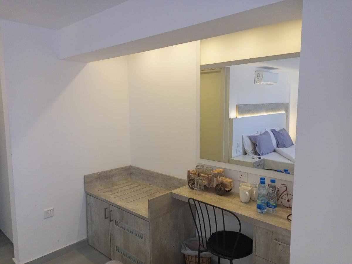 White 11 Larnaca