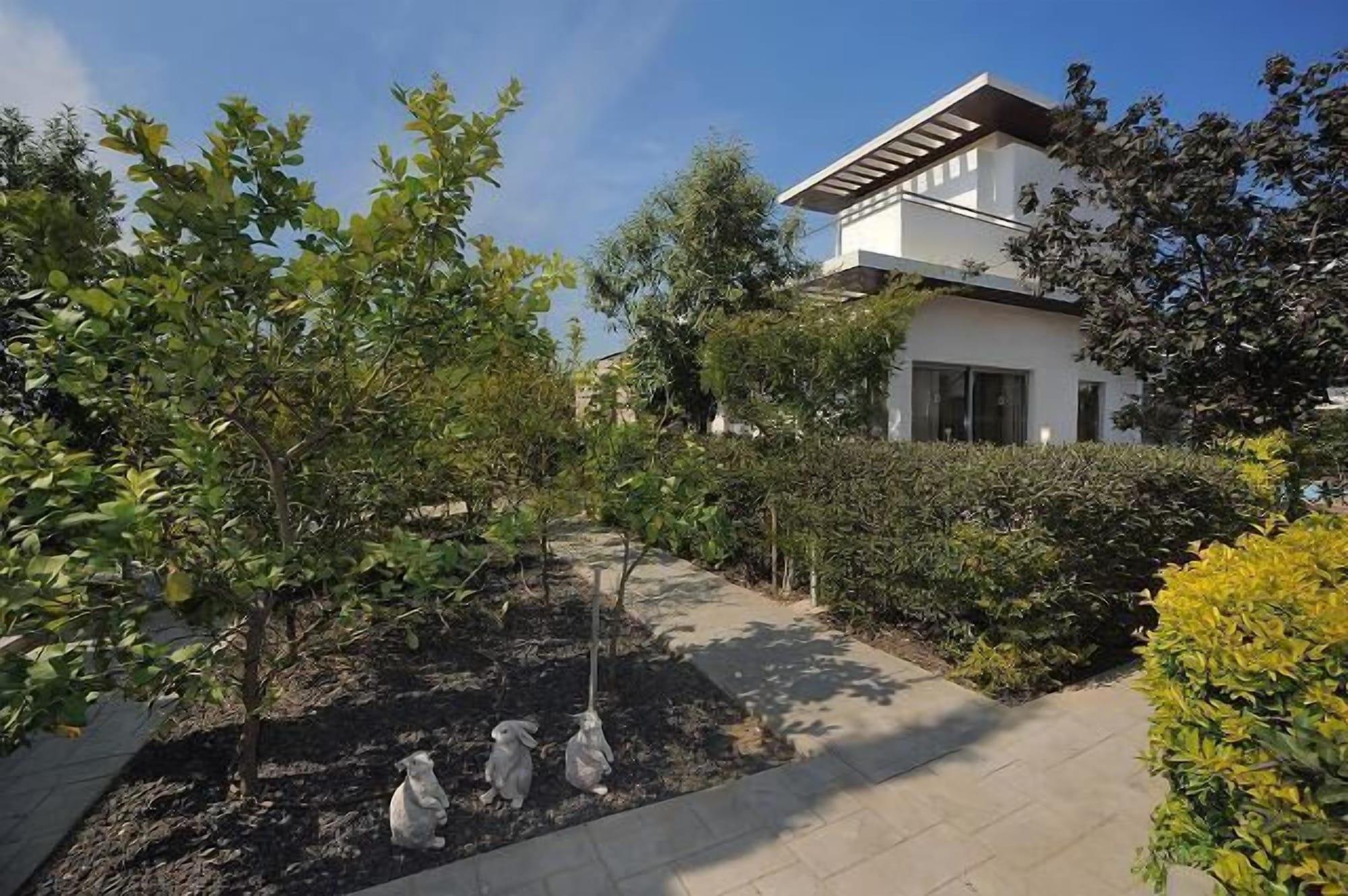 E-hotel Larnaca & 4*