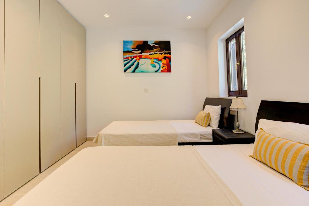Villa Delphin 375 Fantastic With Amazing Outside Space, Aphrodite Hills Kouklia