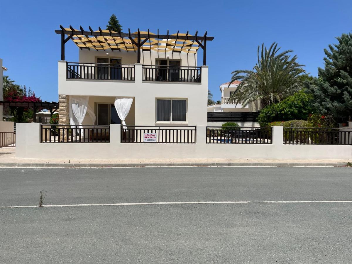 Villa Denis, Marine Drive, Coral Bay Peyia