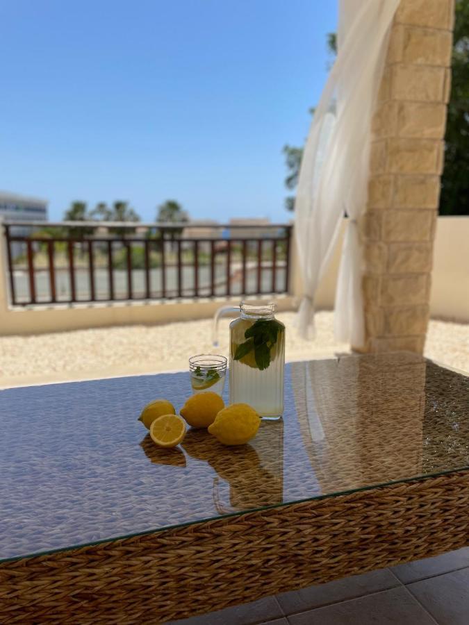 Denis, Marine Drive, Coral Bay Villa