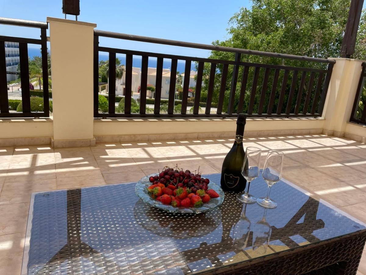 Denis, Marine Drive, Coral Bay Villa