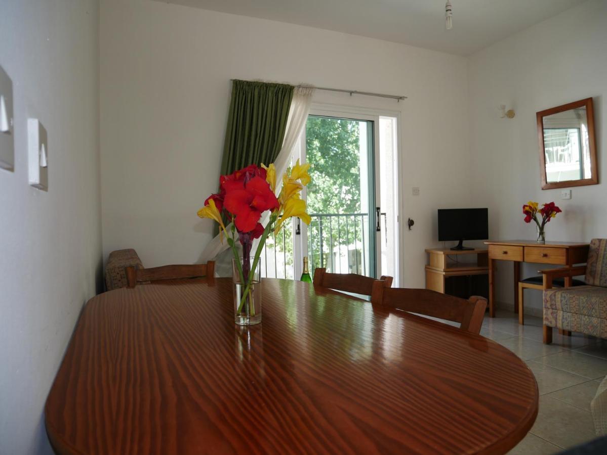 Kozis Aparthotel Polis