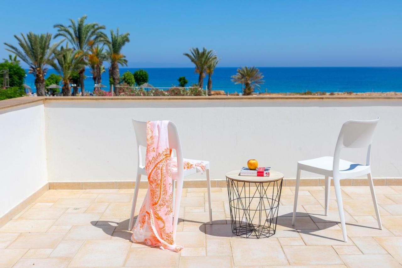 Villa Seafront Violetta *