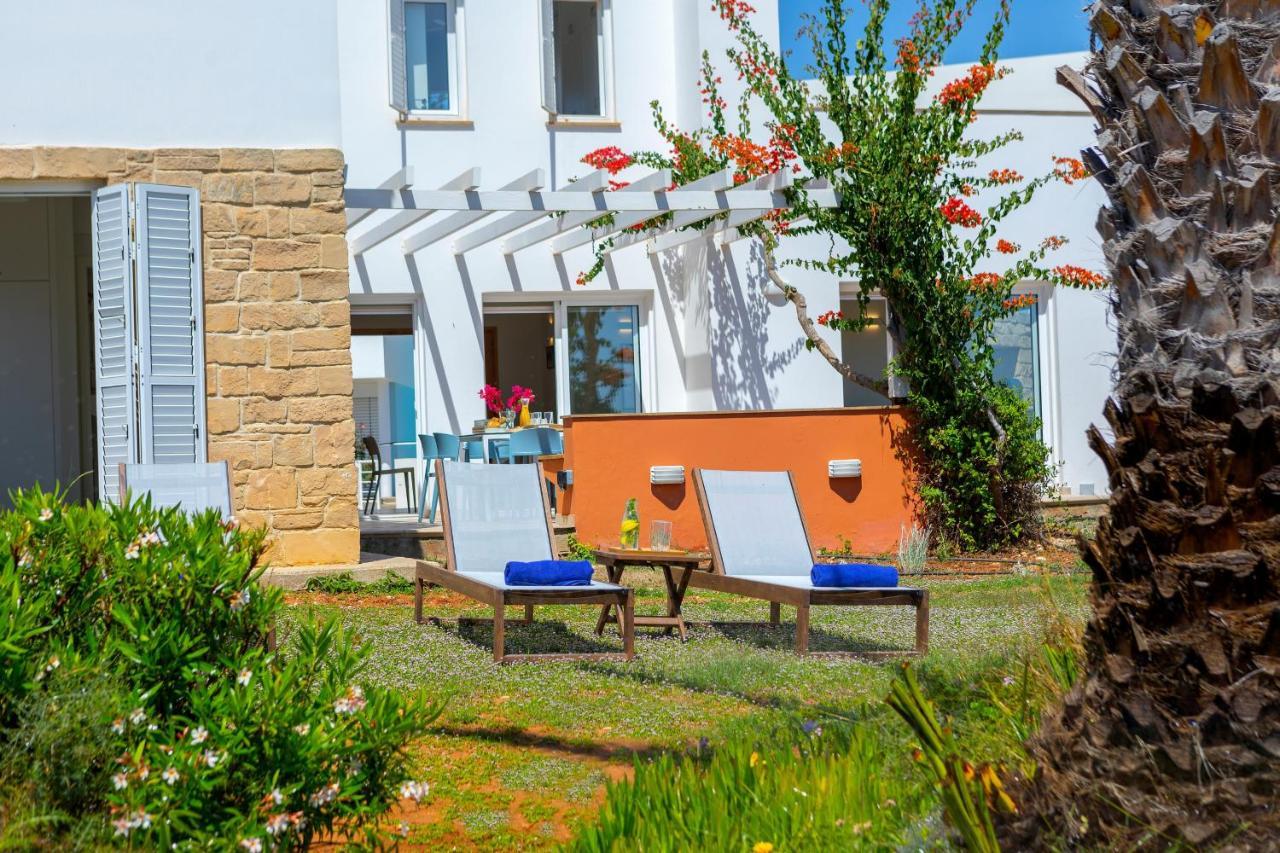 Seafront Violetta Villa *