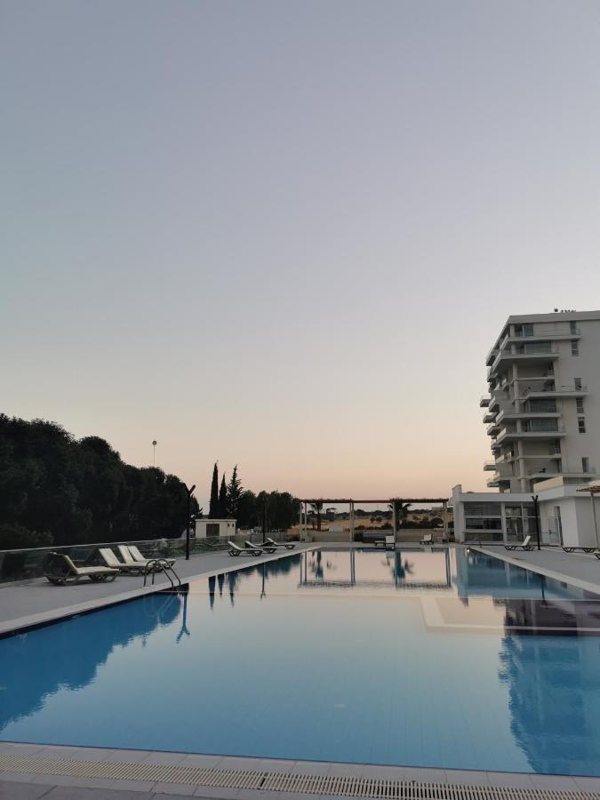 Apartamento Seasky Abelia, With Sea View, Beach, Pools, Sauna, Bogaz Iskele North Cyprus