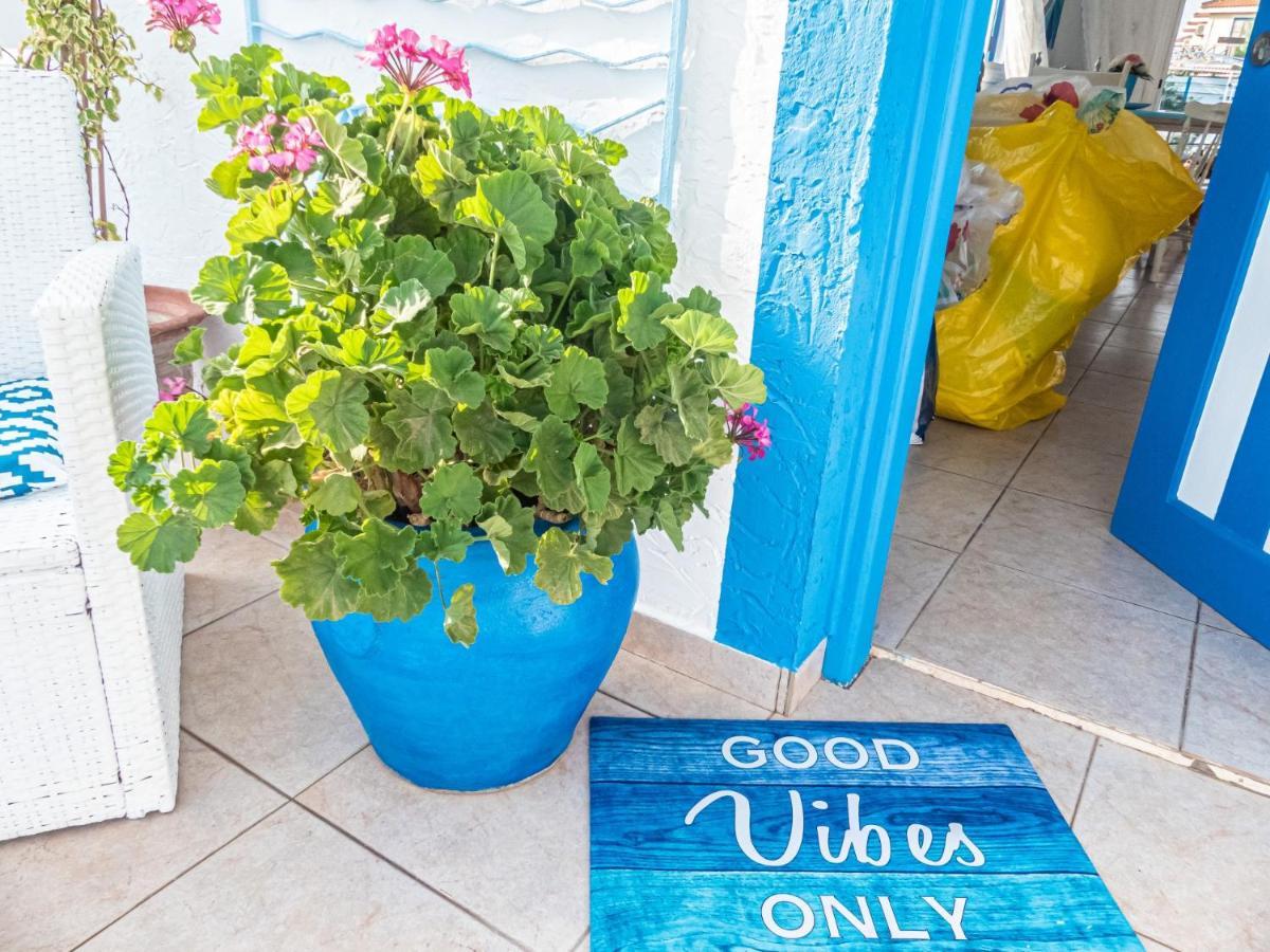 Greek Island Style 2 Bedroom With Pool Next To The Sea Lárnaca
