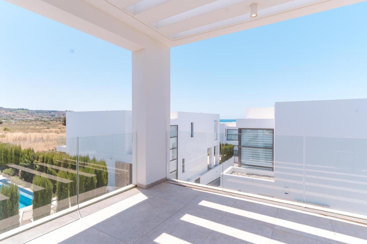 Villa Coral Residences *