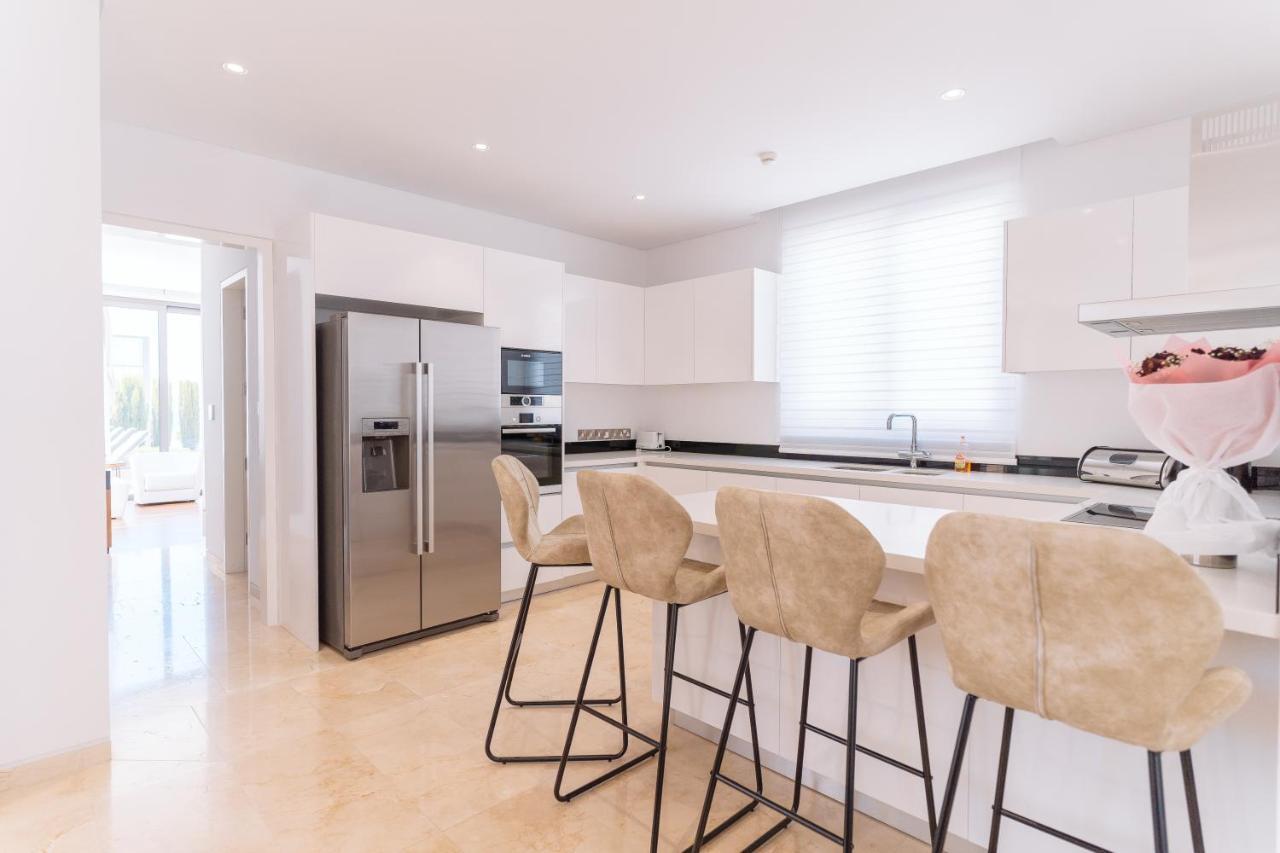 Villa Coral Residences