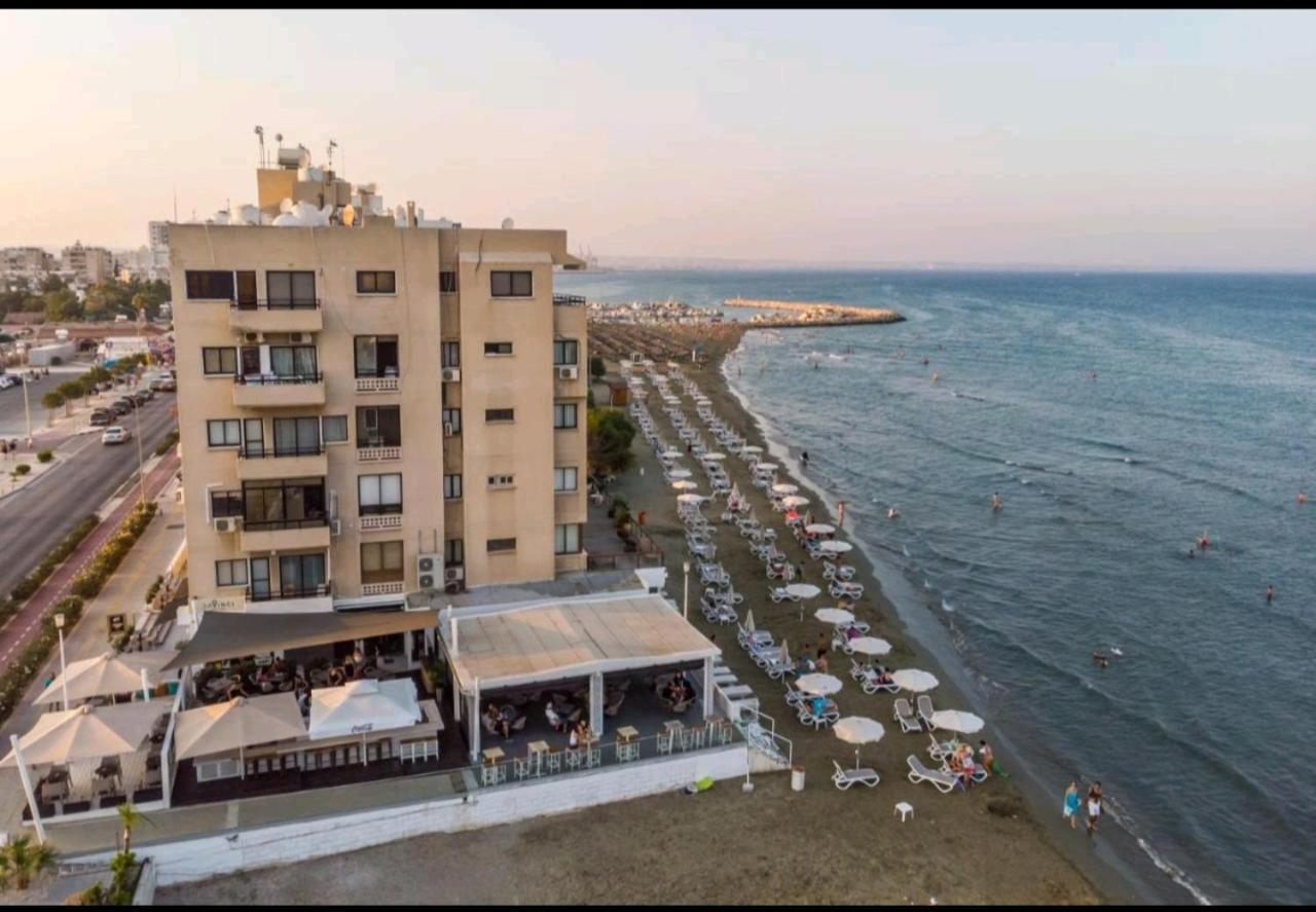 Bettys 1br Seafront *