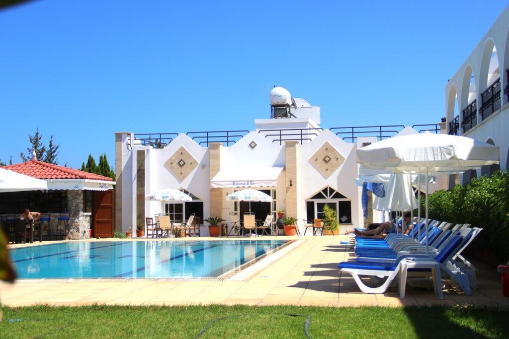 Bare Hill Aparthotel Krini