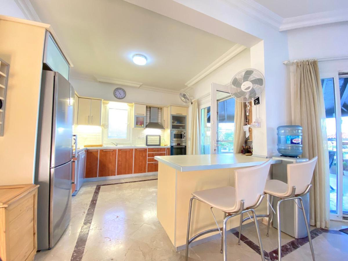 4 Bedroom Deluxe With Mountain And Sea View Villa Kyrenia (Northern Cyprus)