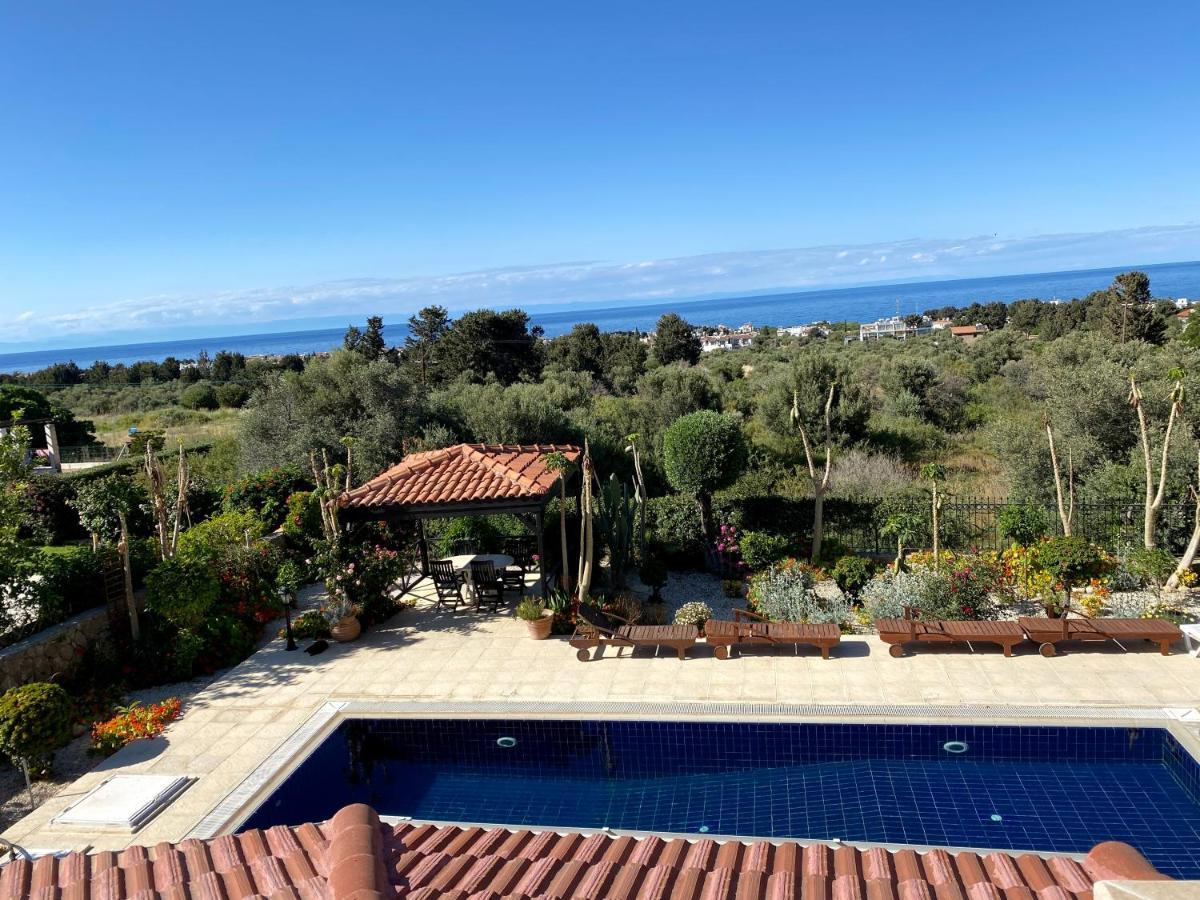 Villa 4 Bedroom Deluxe With Mountain And Sea View