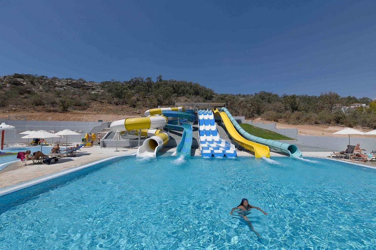 Narcissos Waterpark Aparthotel