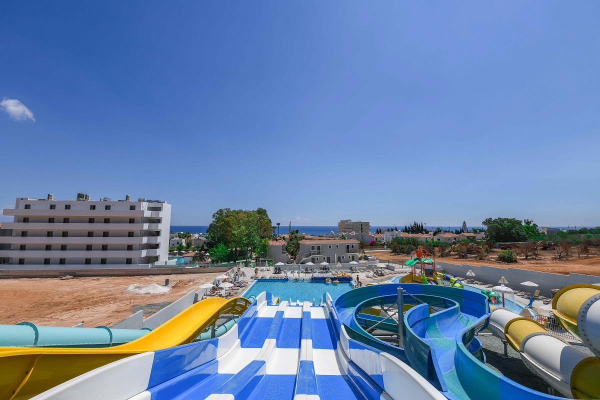 Narcissos Waterpark Aparthotel