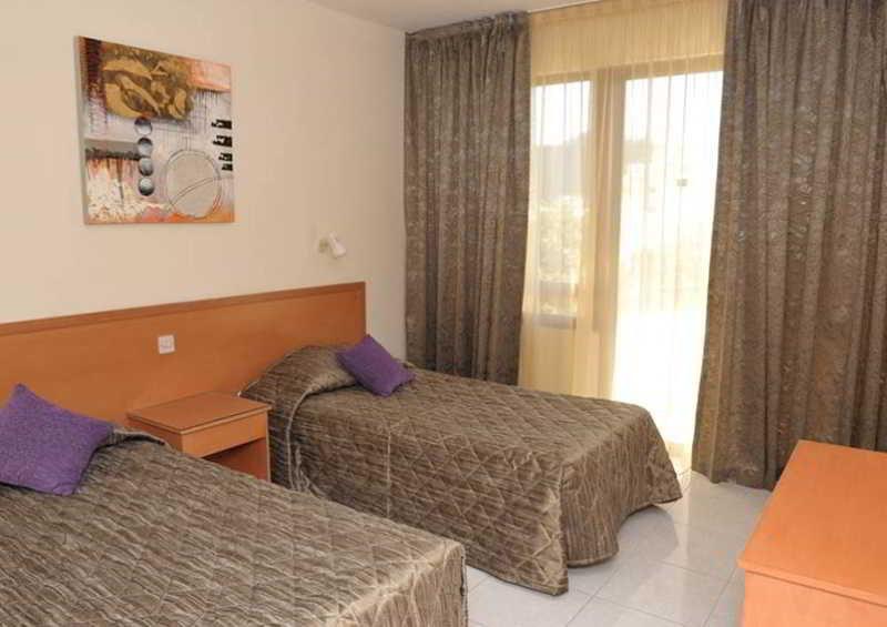 Tasiana Star Aparthotel Limassol