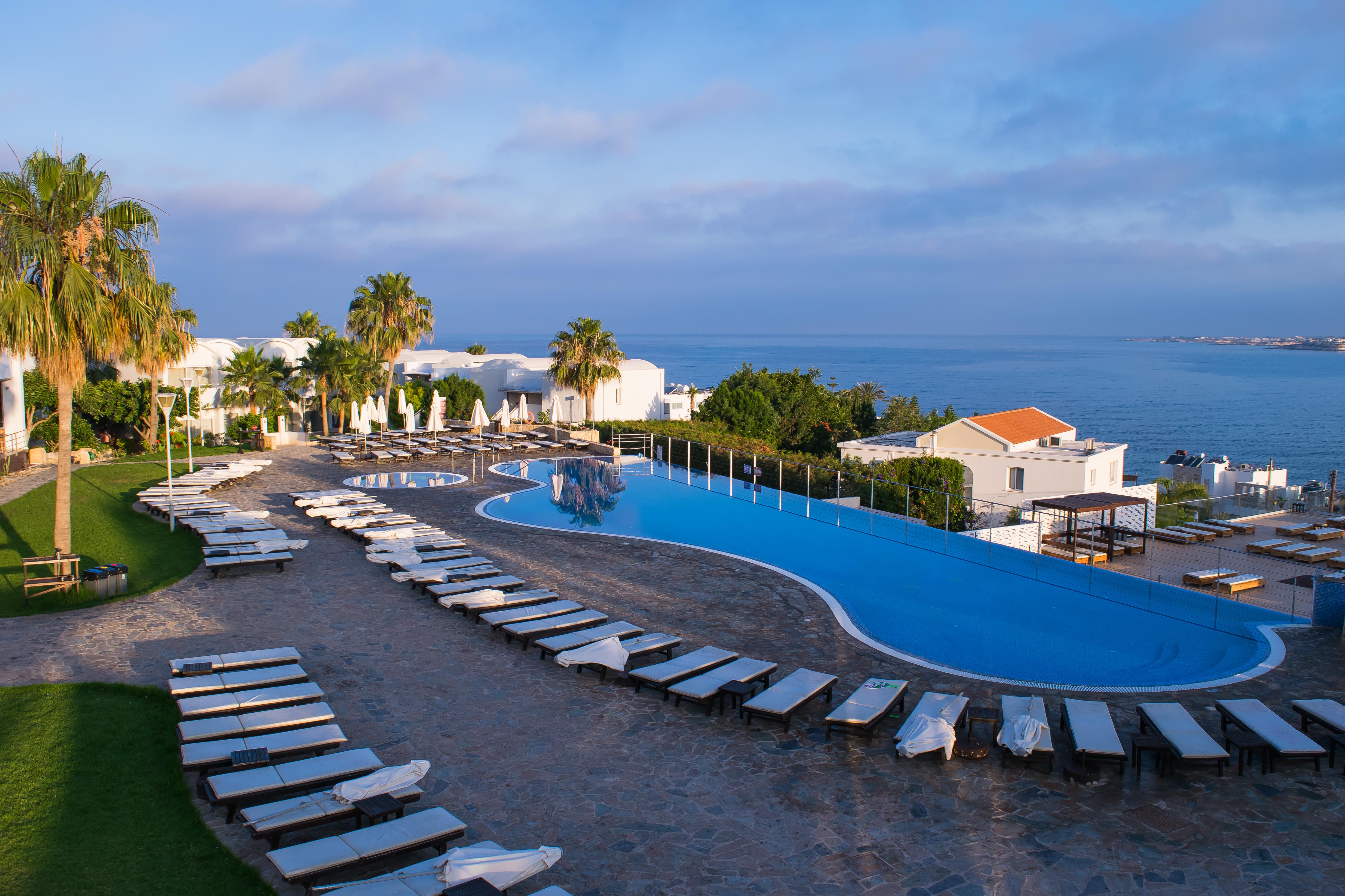 Theo Sunset Bay 4* Kissonerga