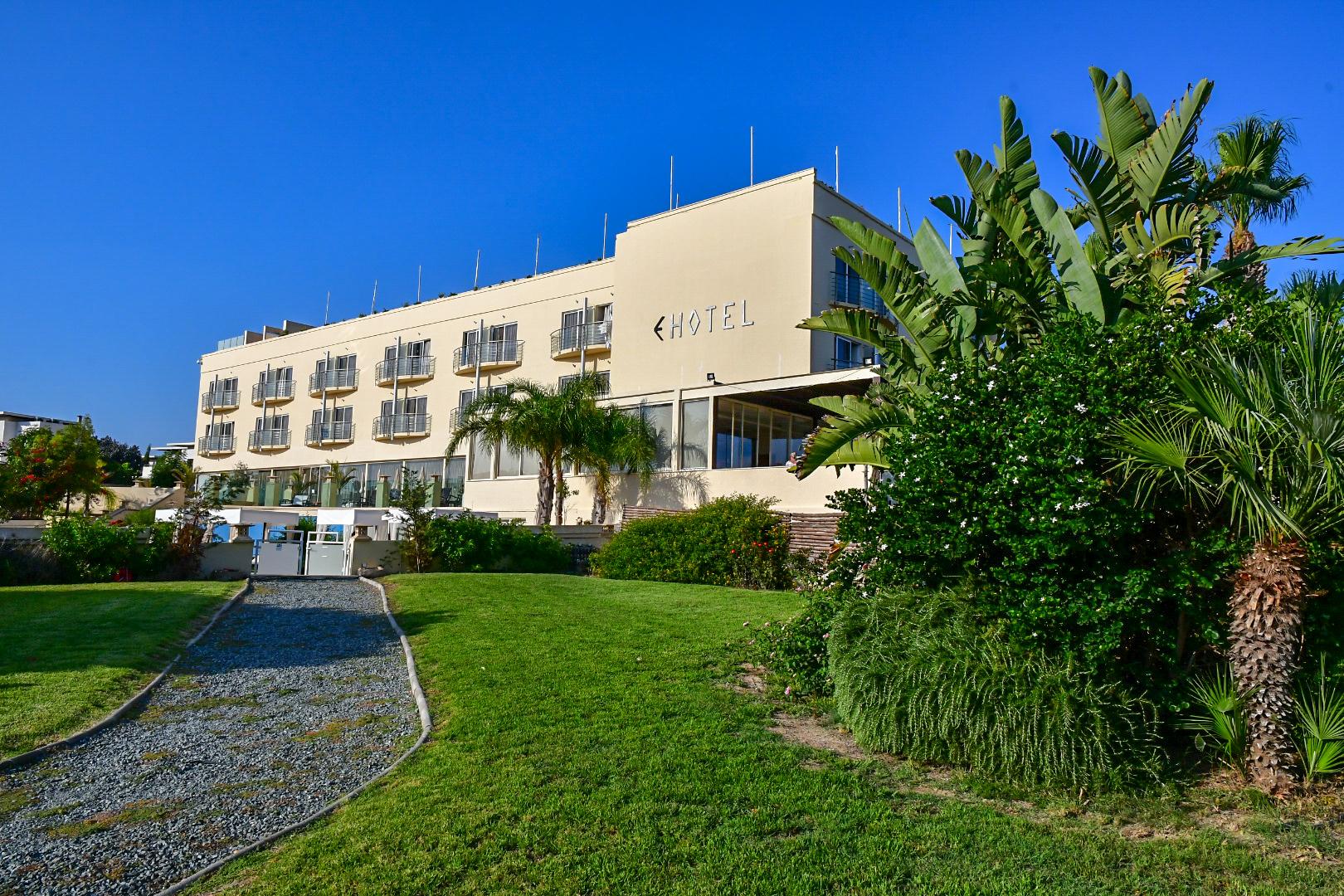 E-hotel Larnaca & Hotel 4*