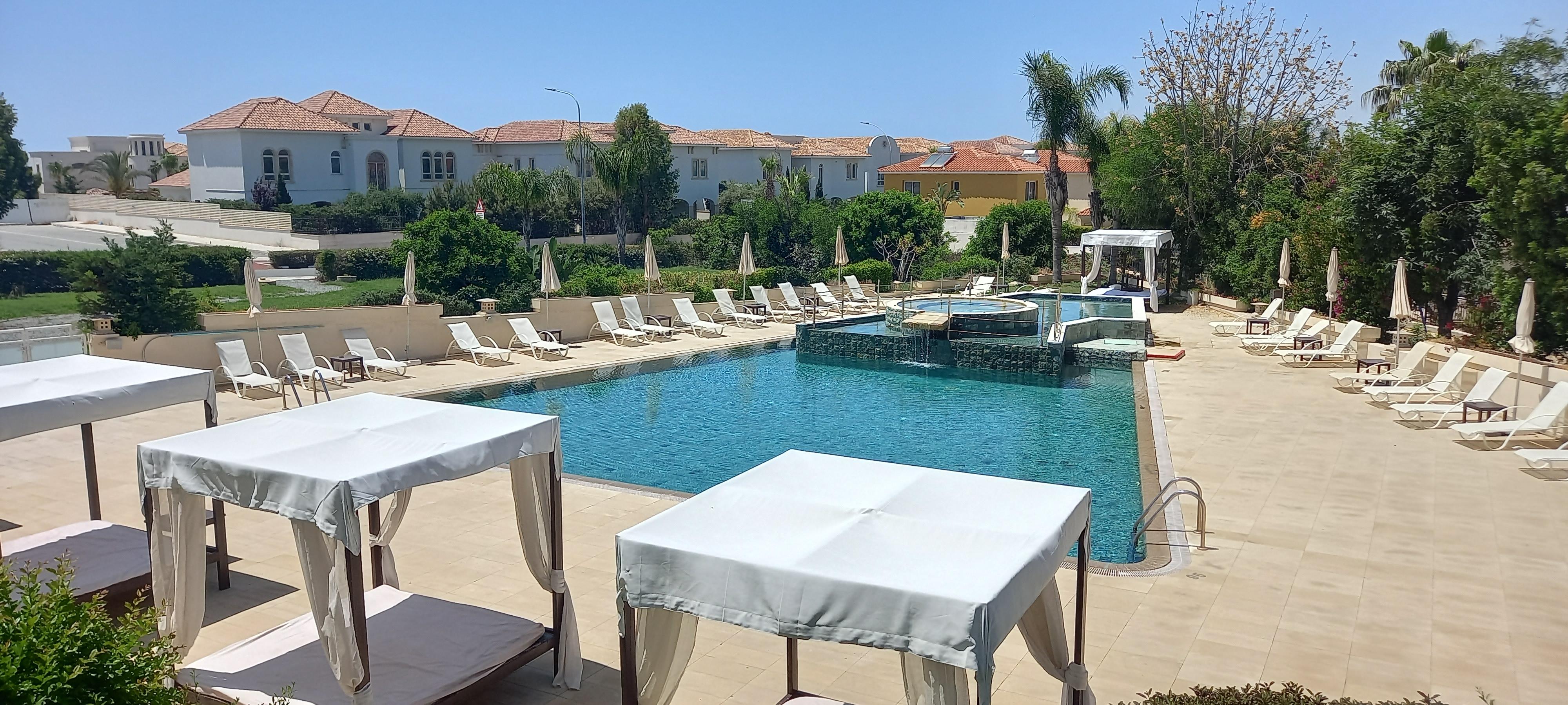 E-hotel Larnaca & 4*