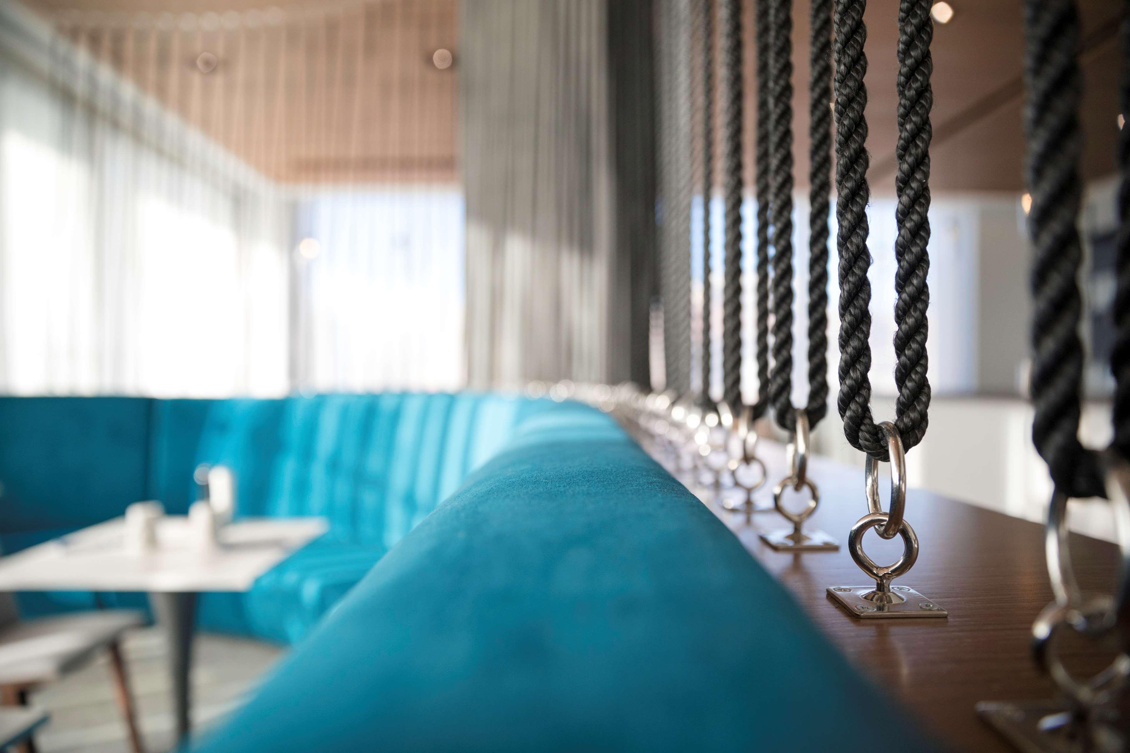 Radisson Blu Hotel, 5* Larnaca