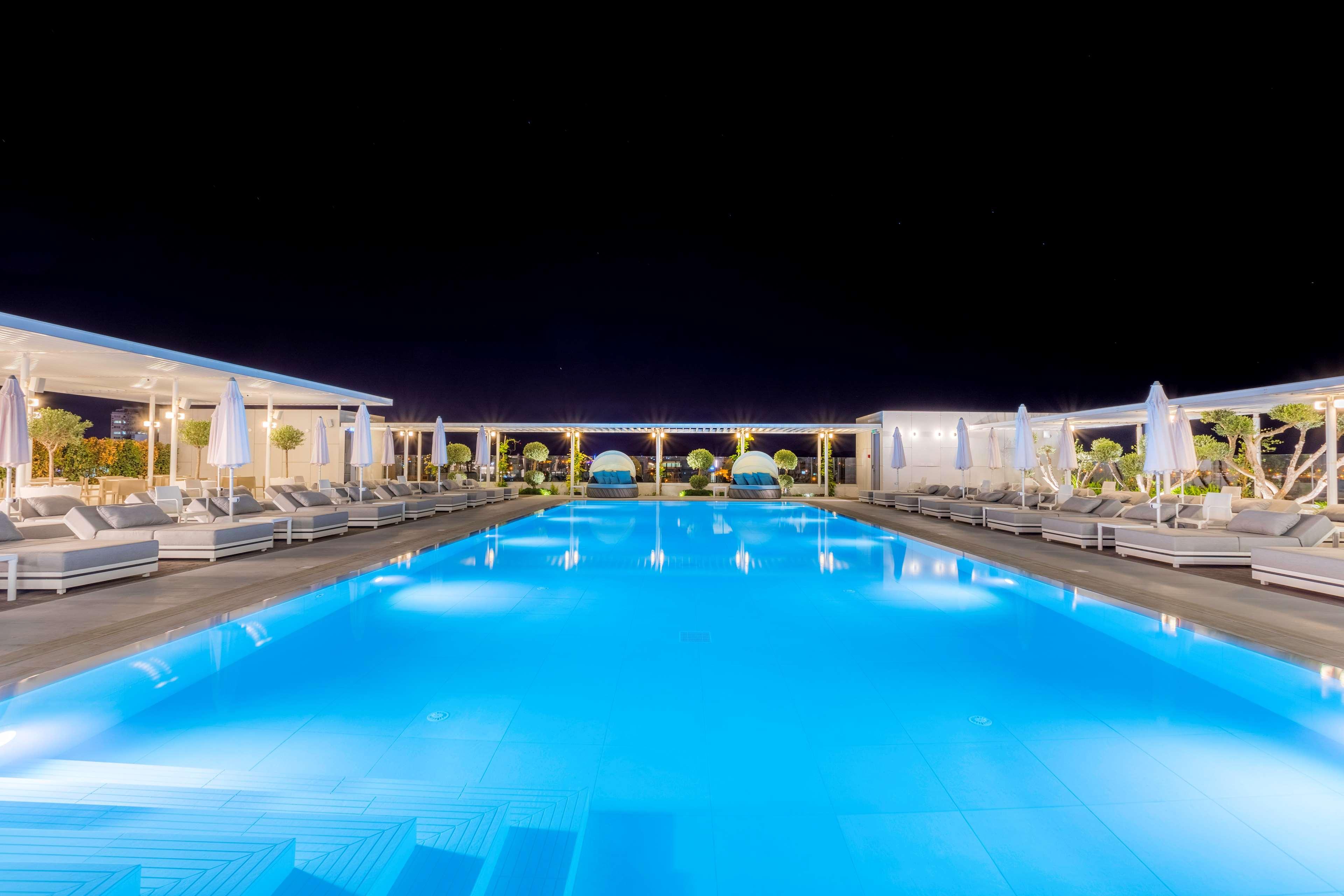 Radisson Blu Hotel, Hotel