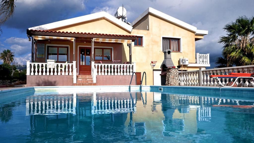 Lp Villa *