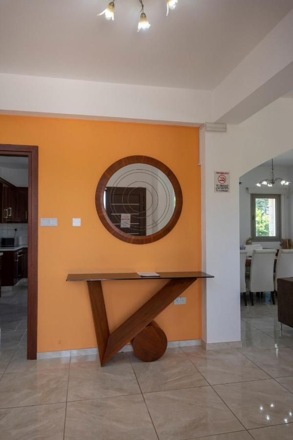 Rafaella Villa- Pvt Pool-near Sea/beach Pousada Argaka
