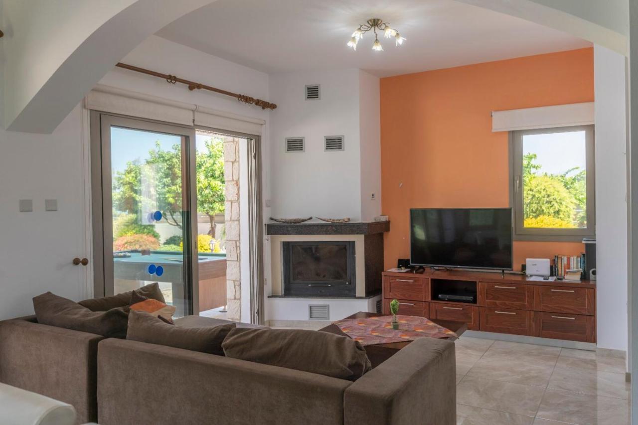 Rafaella Villa- Pvt Pool-near Sea/beach *