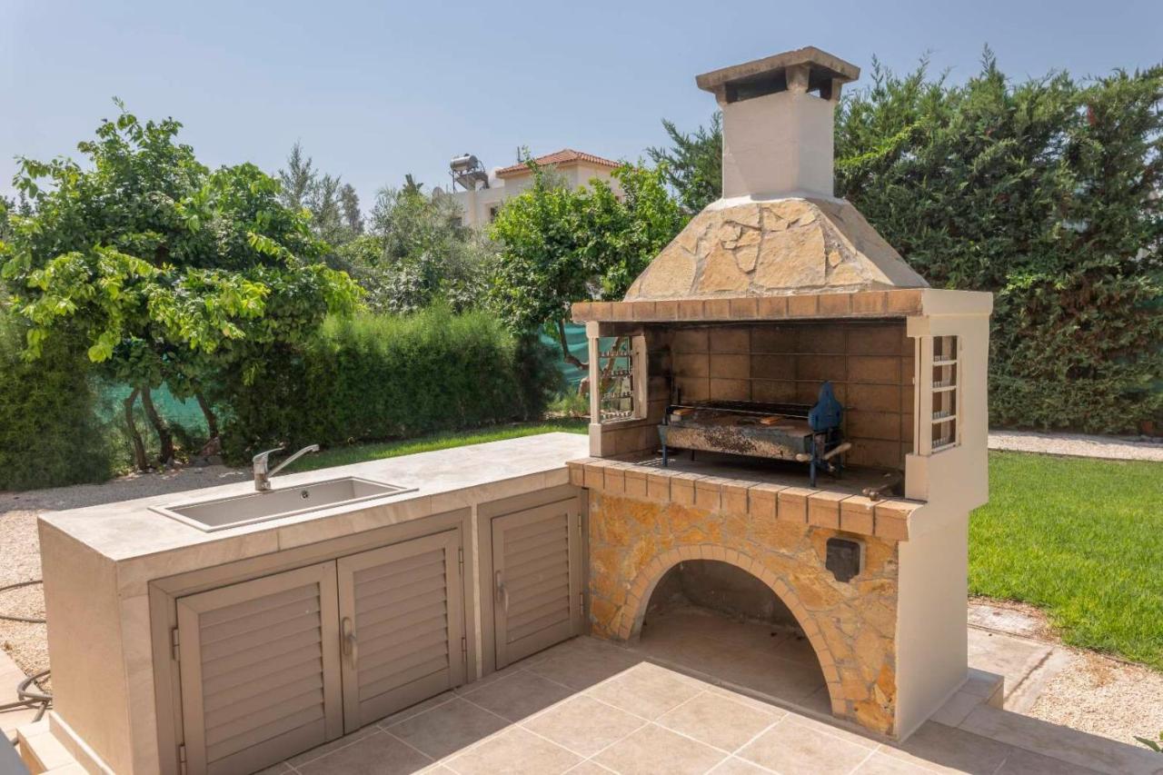 Rafaella Villa- Pvt Pool-near Sea/beach
