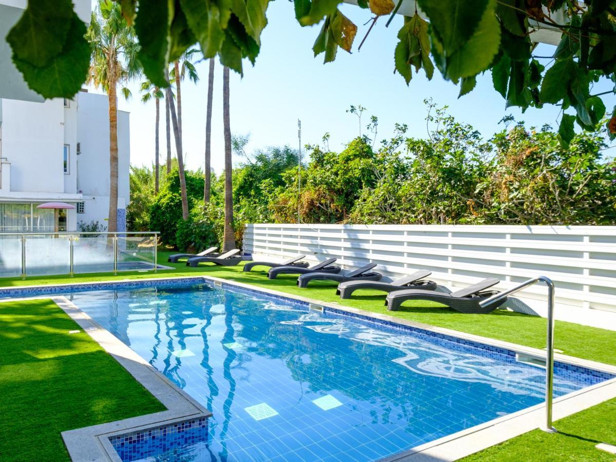 Rio Gardens Apartment 2*