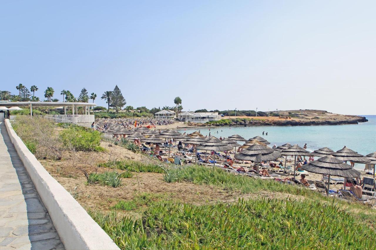 Ivory - Seafront Villa