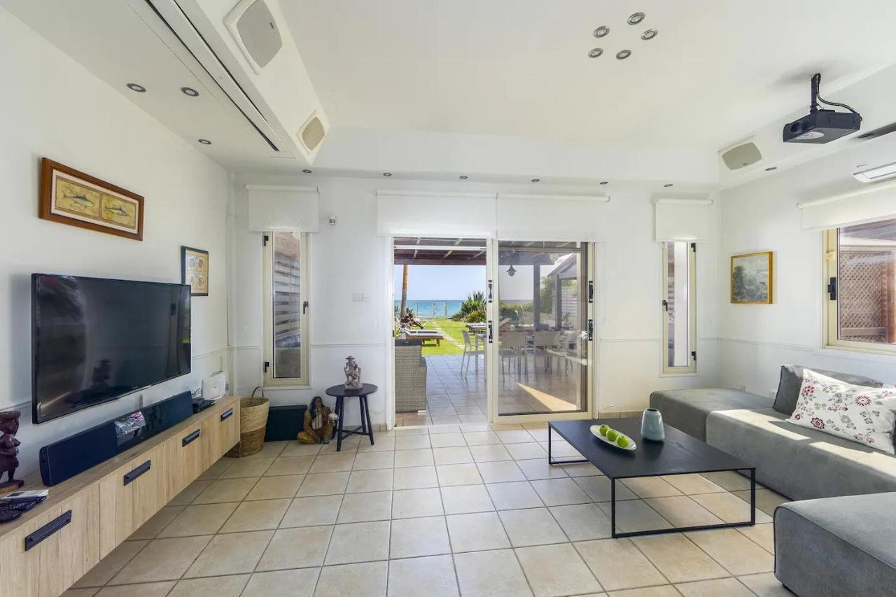 Villa Beachfront Carpe Diem Kiti