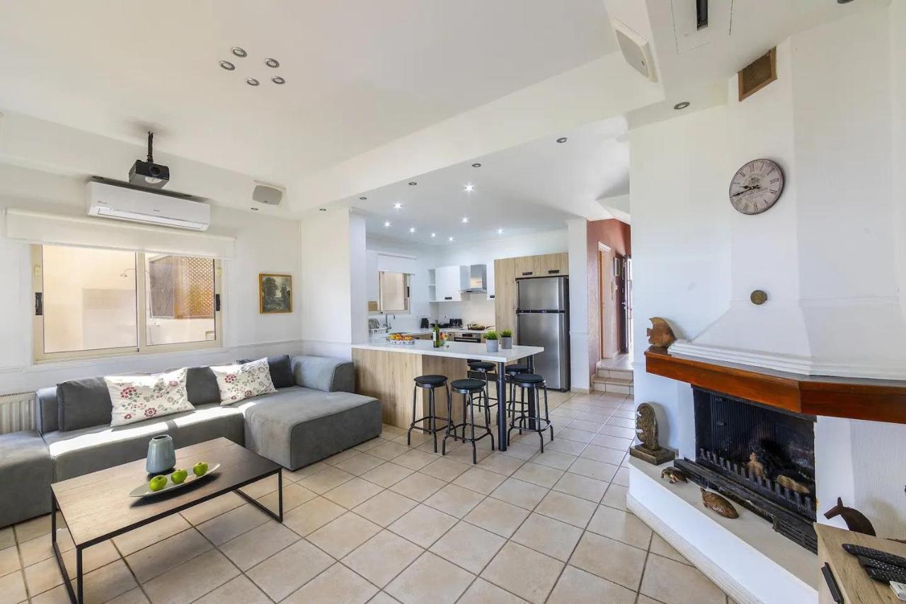 Beachfront Carpe Diem Villa